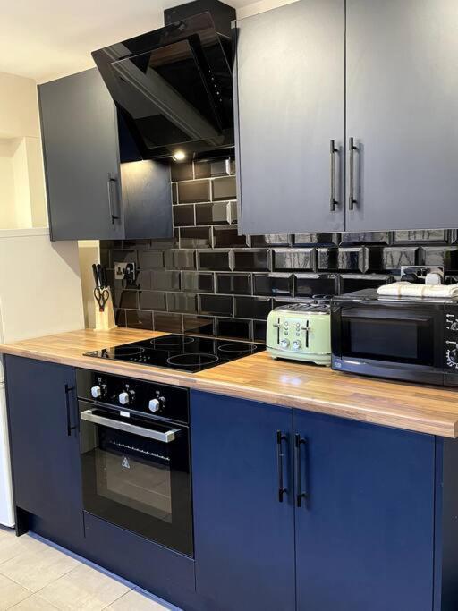Central Area Terraced House With Private Hot Tub 林肯 外观 照片