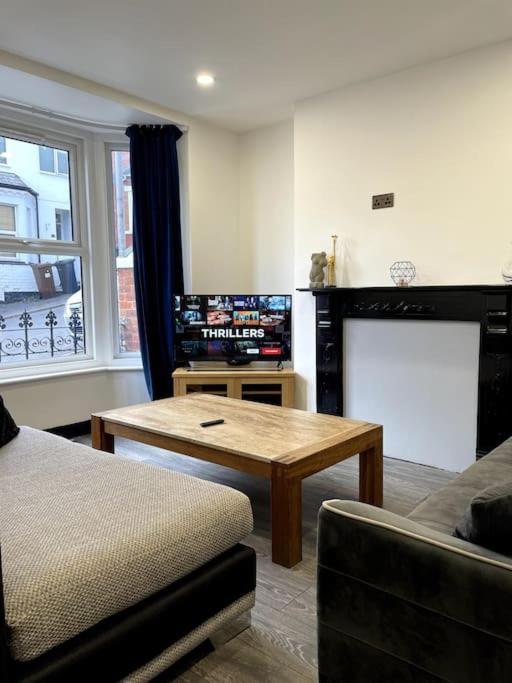 Central Area Terraced House With Private Hot Tub 林肯 外观 照片