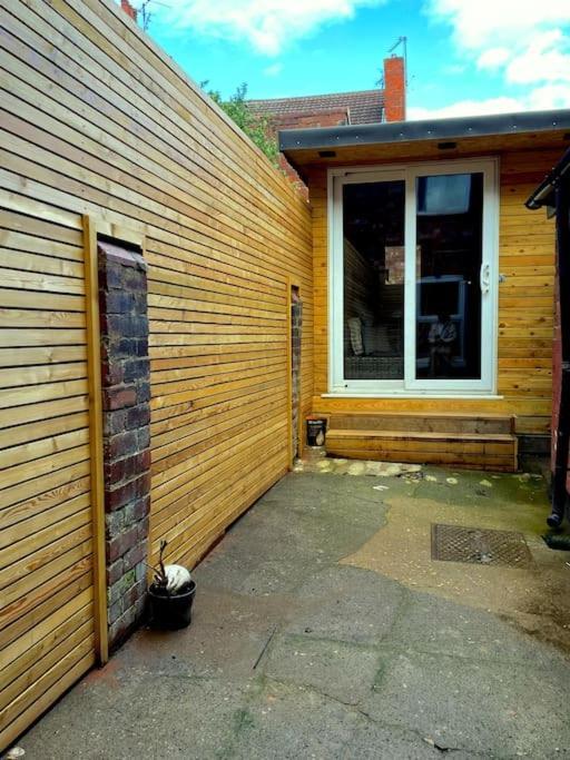 Central Area Terraced House With Private Hot Tub 林肯 外观 照片
